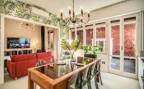 Aweshomeitaly - White Mirrors Apartment